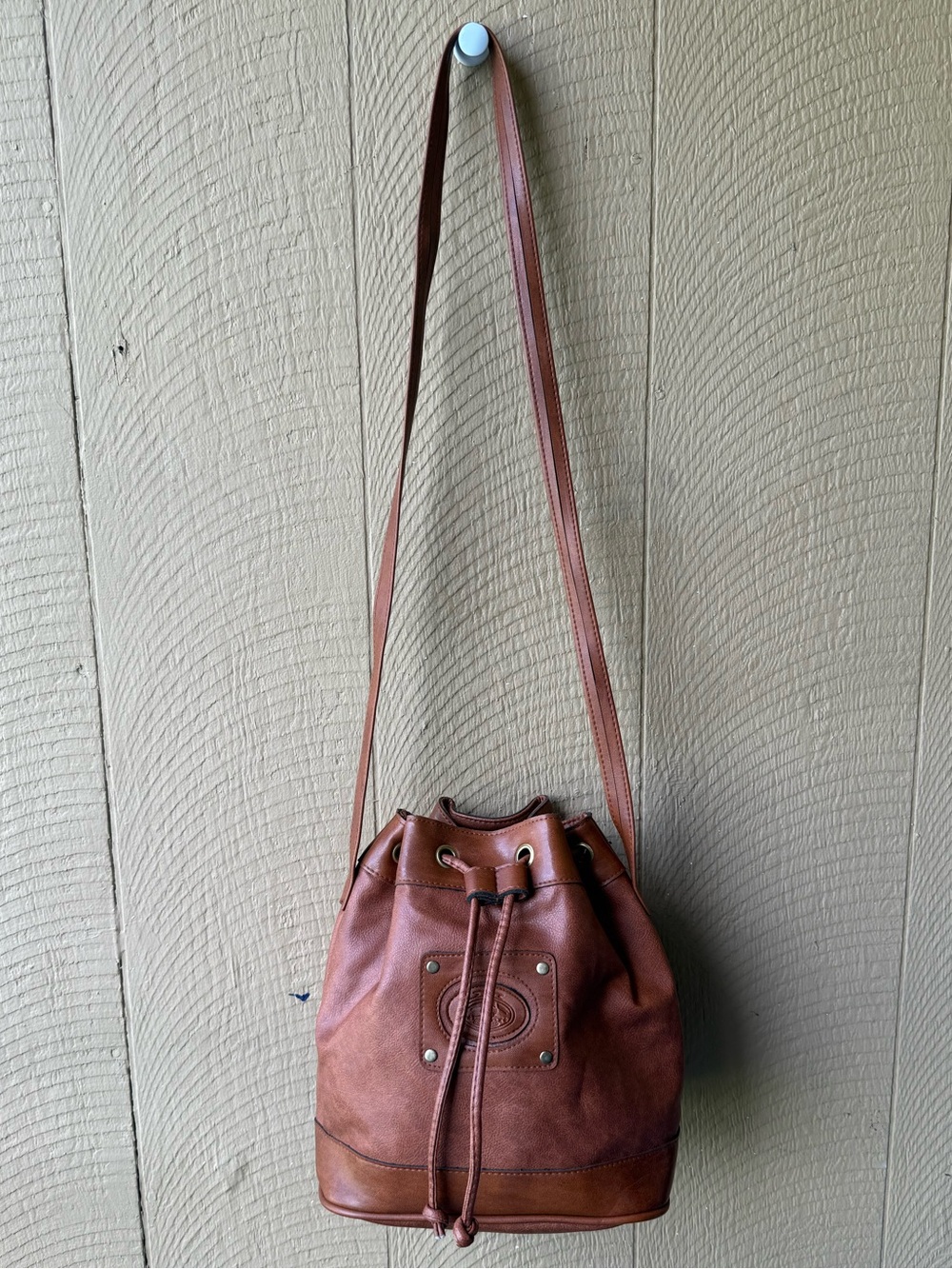 Vintage-Inspired Brown Leather Drawstring Crossbody Bag